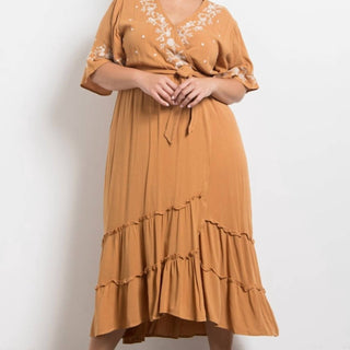 Polagram - Vestido longo midi com babados e bordado floral