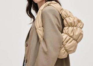 Urban Expressions - Bolsa Stella Puffy Quilted em couro vegano