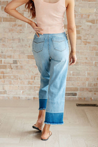 Judy Blue - Calça jeans cropped de cintura alta e perna larga