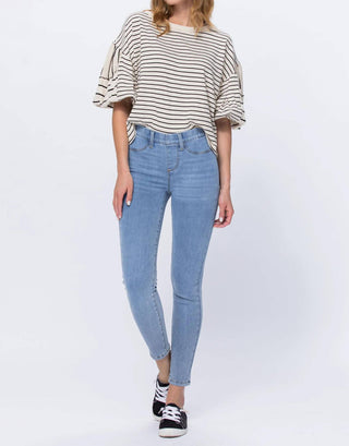 Judy Blue - Calça Jeans Skinny com Cintura Elástica