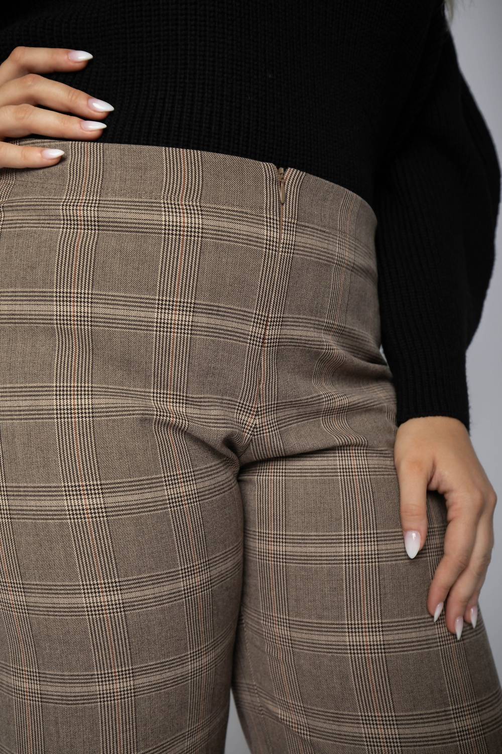 Karen Kane - Plaid Cropped Pants - Plus