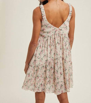 Lista de desejos - Vestido curto plissado com estampa floral