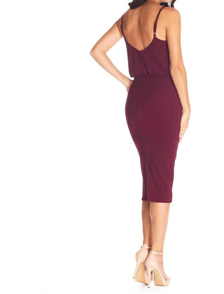 Vista a população - Blusa Alondra com bainha bolha e vestido midi