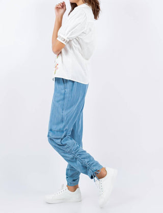 Paparazzi - Calça cargo jeans com cinto Tencel