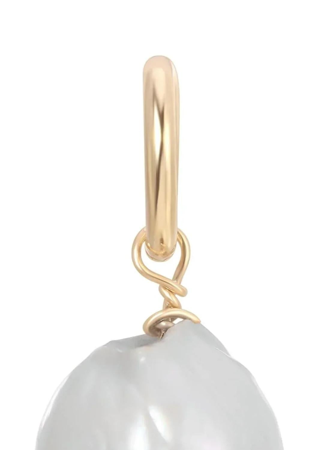 Eklexic - Women's Medium Baroque Pearl Pendant
