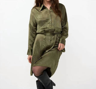Esqualo - Vestido midi de cetim amassado