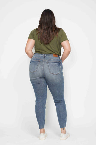 Judy Blue - Calça jeans skinny com controle de barriga e cintura alta, lavagem vintage e bainha destruída