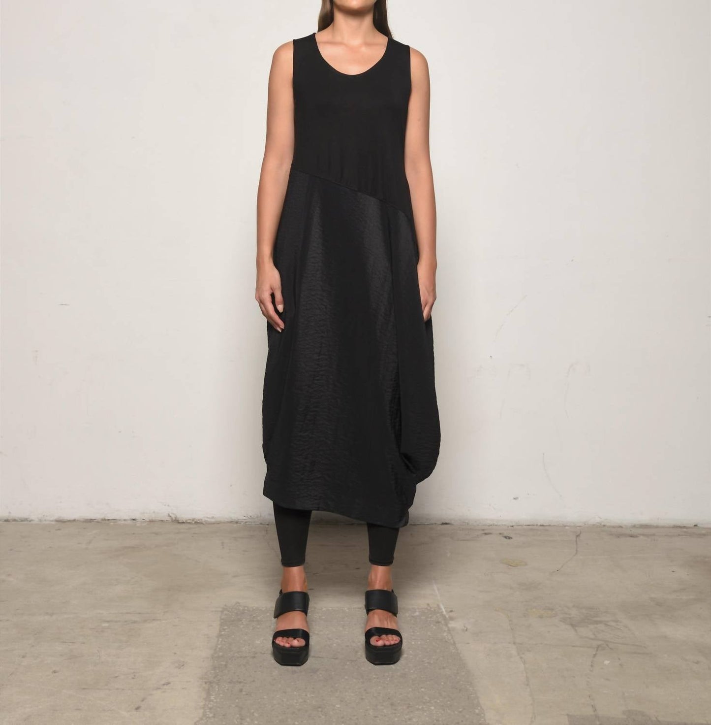 Simply Mila - Vestido sem mangas Babylon