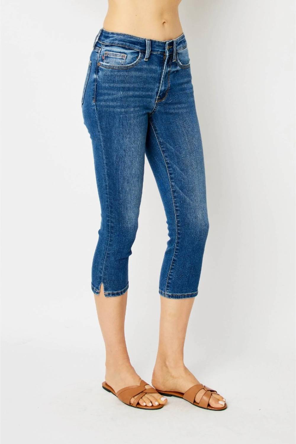 Judy Blue - Mid Rise Skinny Fit Capri