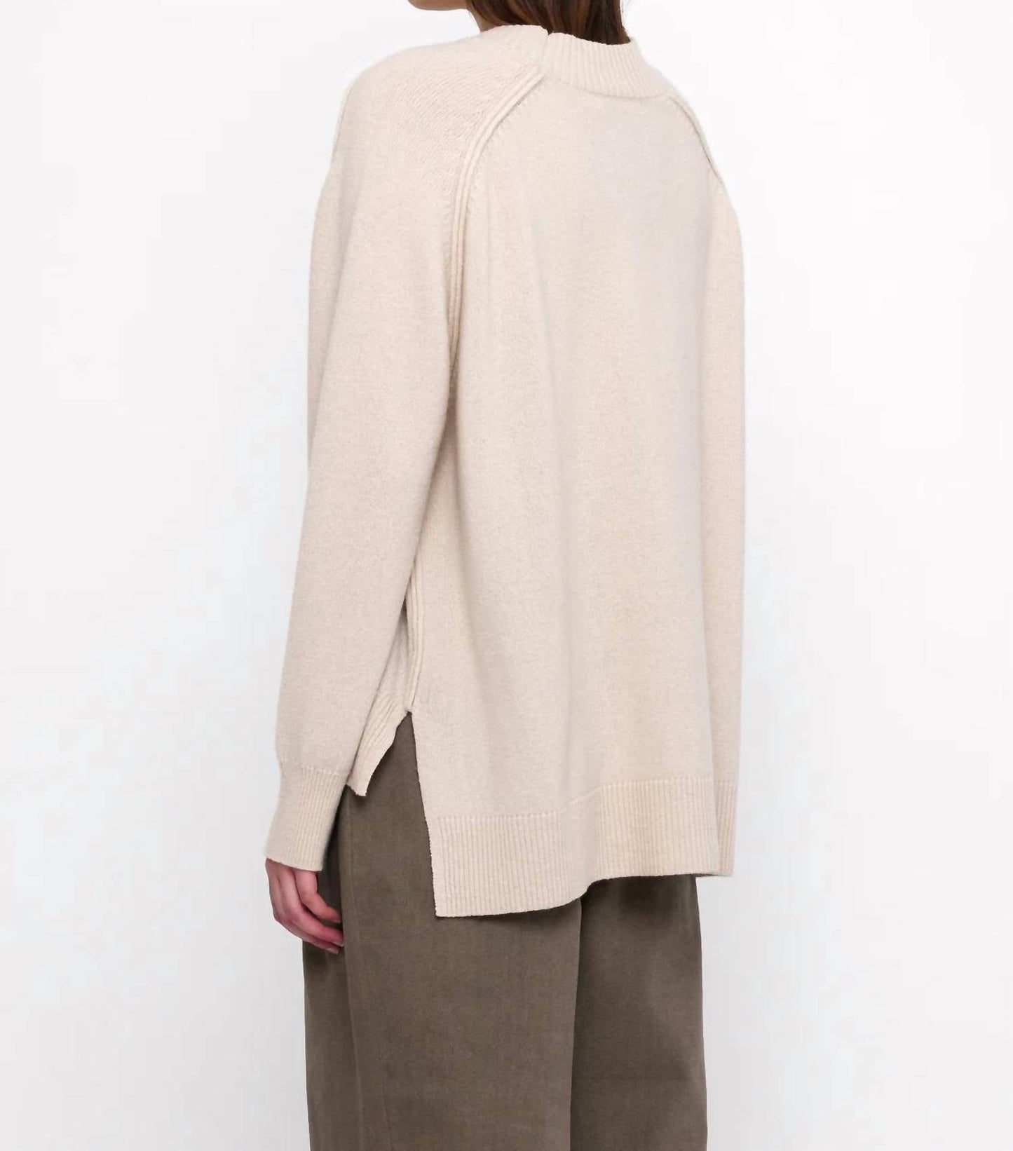 7115 By Szeki - Relaxed Rolled Seam Sweater