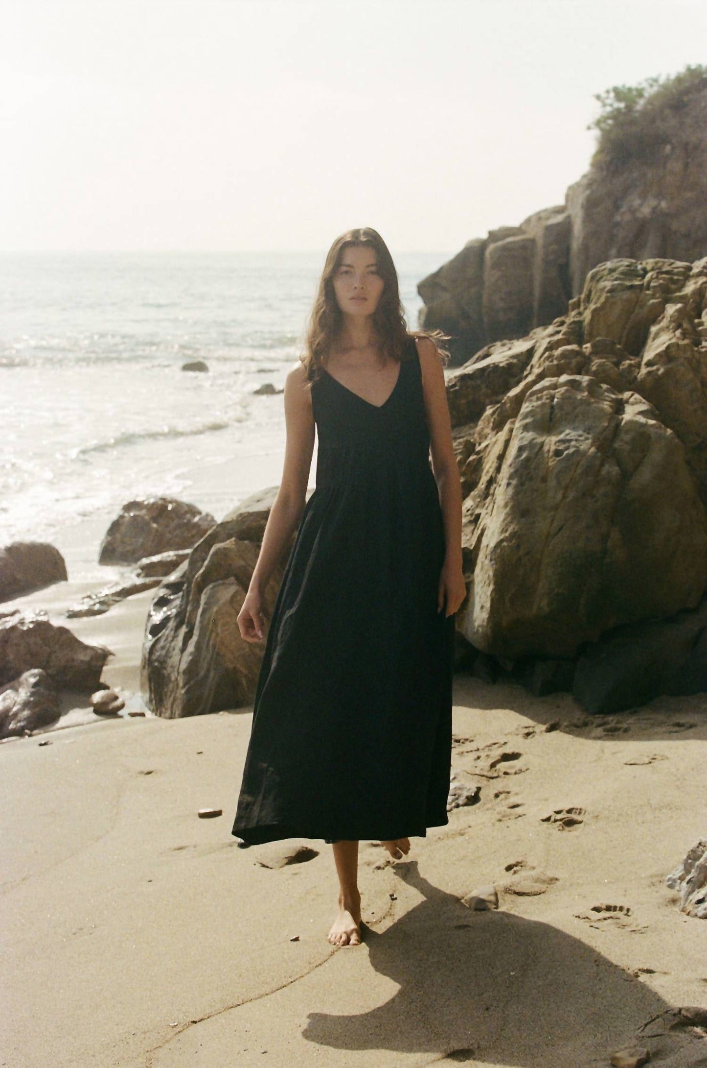 A.Ren - Eleonie Linen V-neck Sleeveless Dress