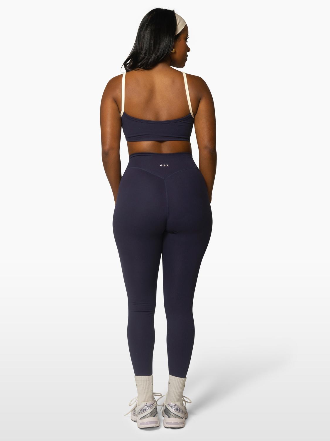 437 - Essentials Legging