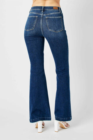 Judy Blue - Calça jeans flare com cintura alta e detalhes laterais angulares