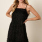 Vestido curto de alças finas com babados e penas Mittoshop