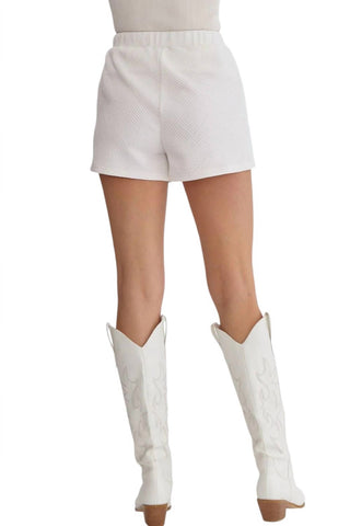 Introdução - Shorts de cintura alta texturizados