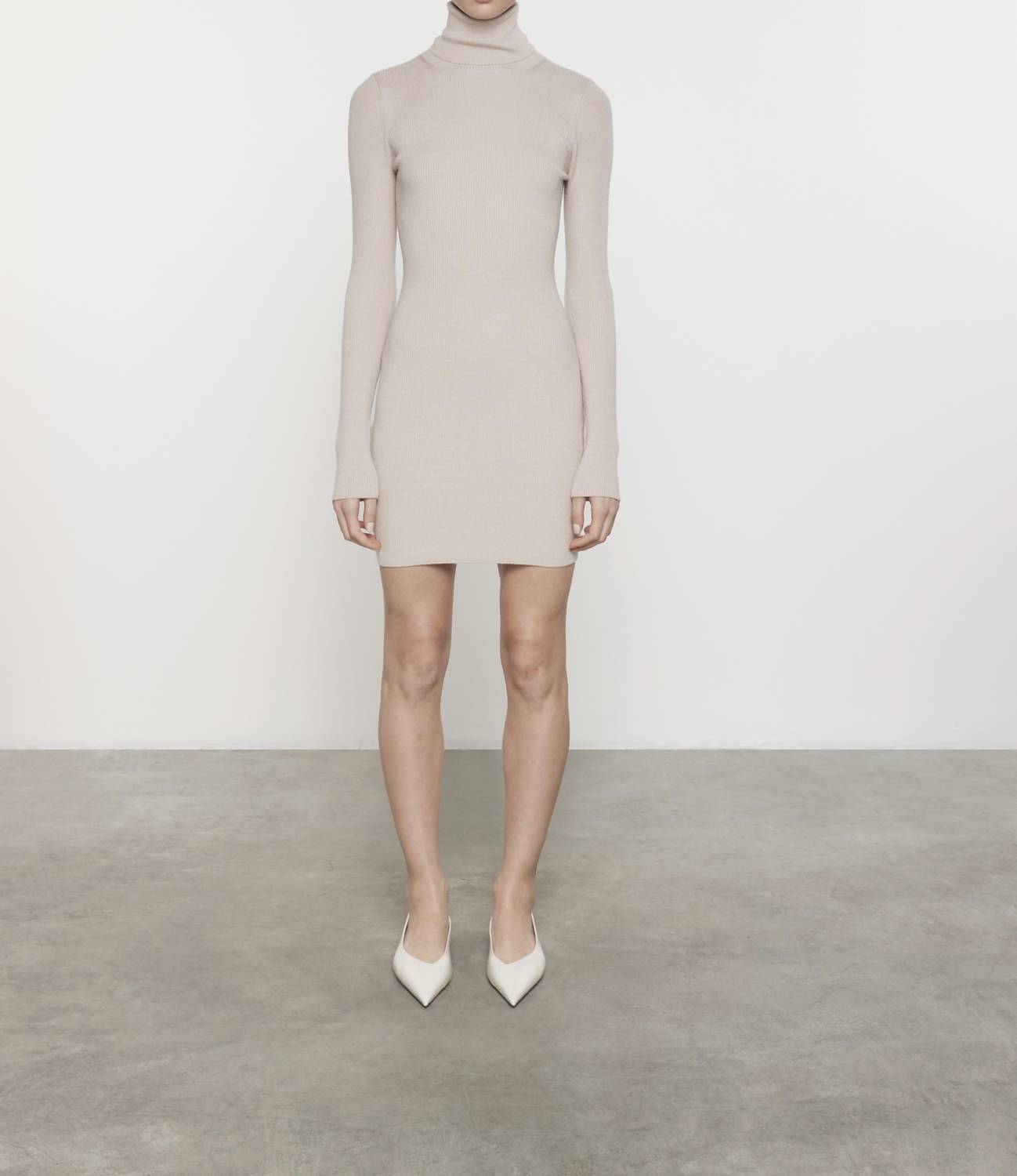 Enza Costa - MINI VESTIDO DE SEDA COM CINTURA CANELADA E GOLA ALTA