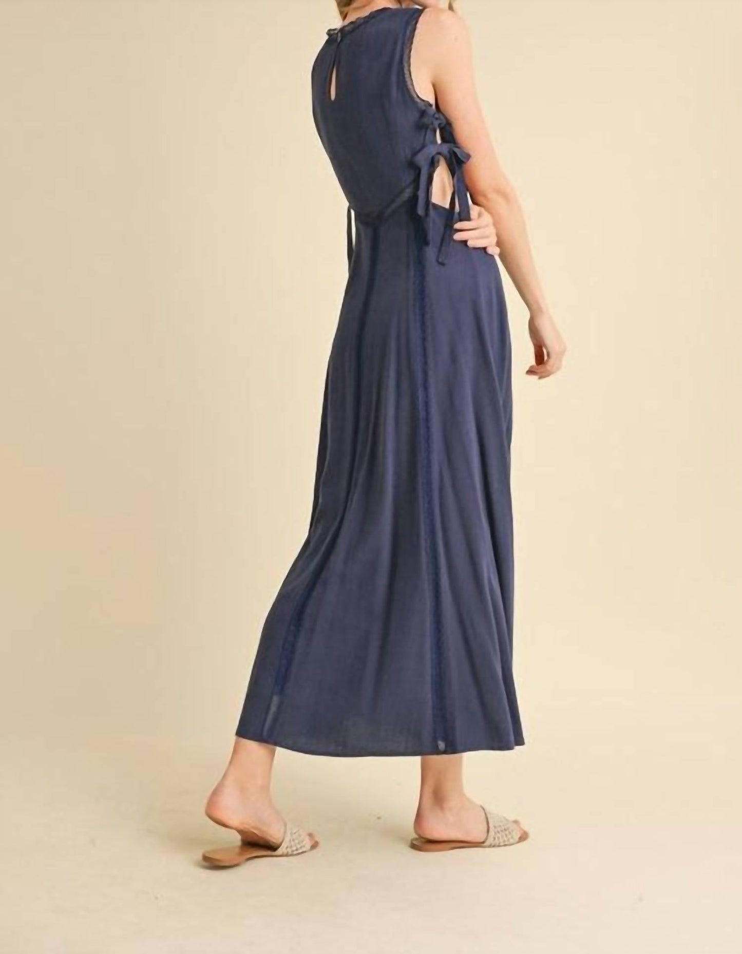 &Merci - Lisa Cut Out Midi Dress
