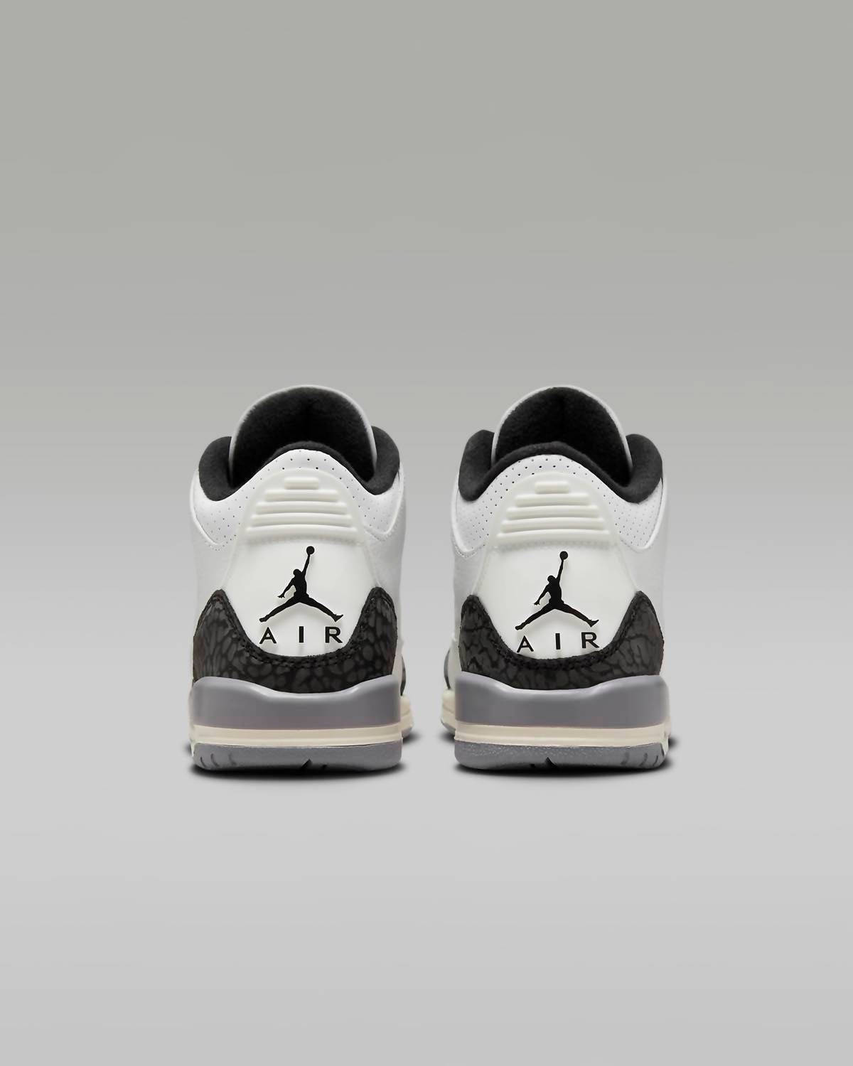 Nike - Kids Unisex Air Jordan 3 Retro (GS) Basketball Shoes