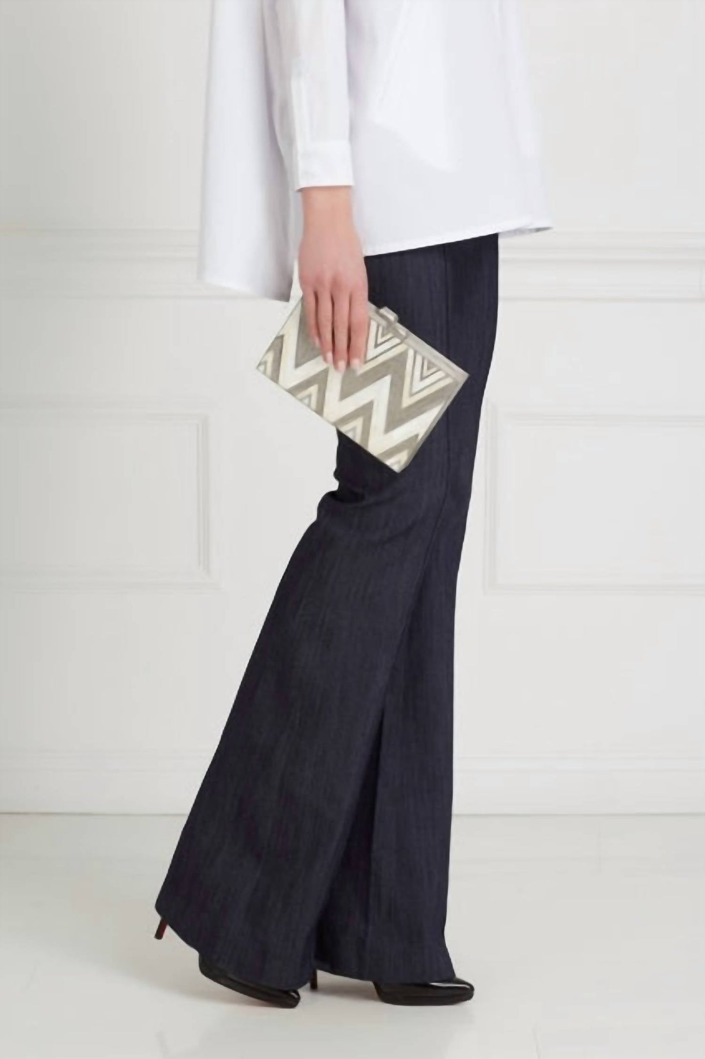 Emm Kuo - Women's Ciggones Clutch Bag