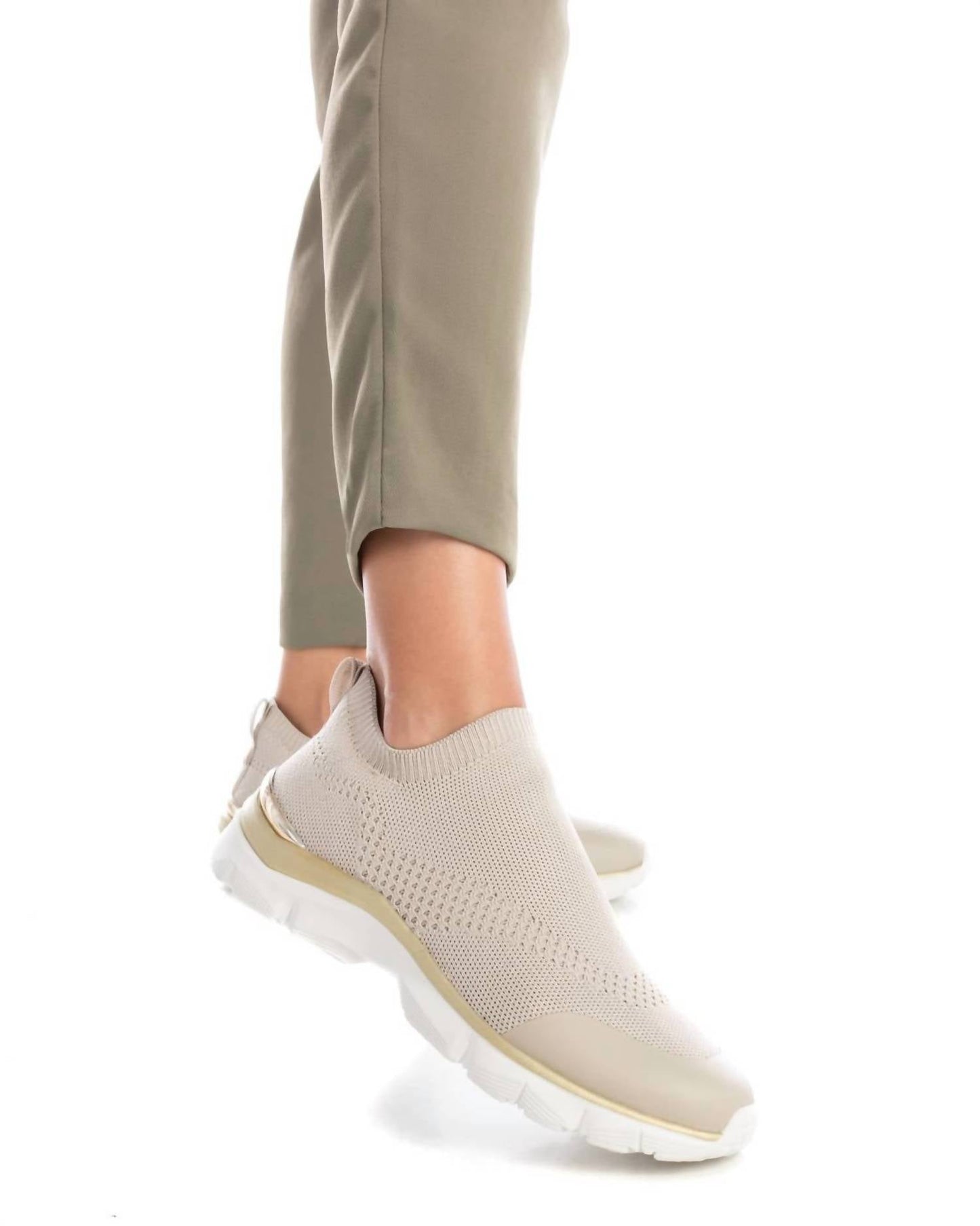 Xti - Women's 142454 Round Toe Sneakers