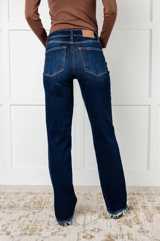 Judy Blue - Calça jeans reta com bainha desfiada e cintura média