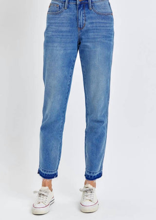 Judy Blue - Calça Jeans Boyfriend com Bainha Rígida e Mágica