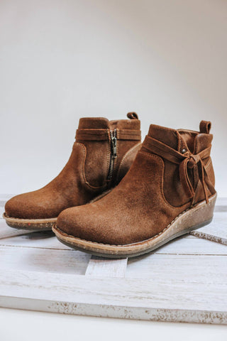 Born - Bota feminina de couro camurça envelhecida Vaughn