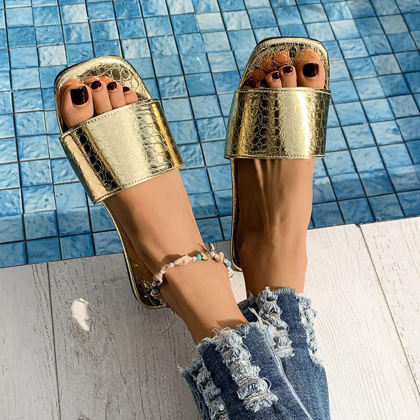 Crocodile Textured Square Toe Flat Beach Sandals