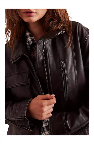 Free People - Jaqueta de couro vegana com fivela