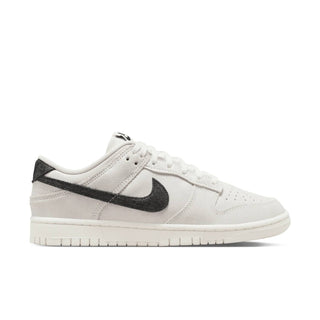 Nike - Women's Dunk Low Se Sneakers