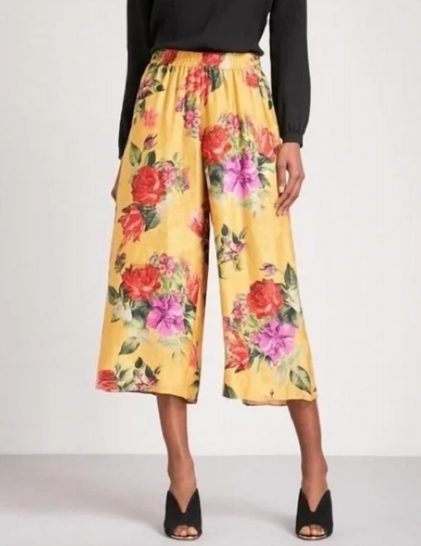 Alice + Olivia - Floral Print Cropped Pants