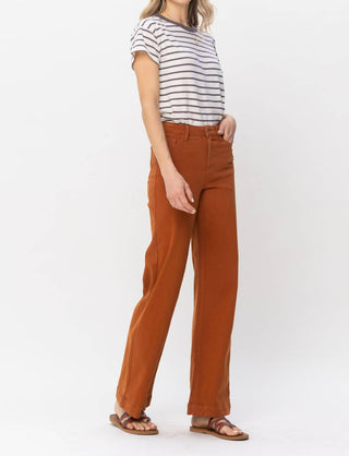 Judy Blue - Calça jeans de cintura alta com perna larga e tingida