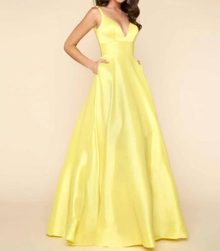 Mac Duggal - Vestido de baile de cetim com corte evasê