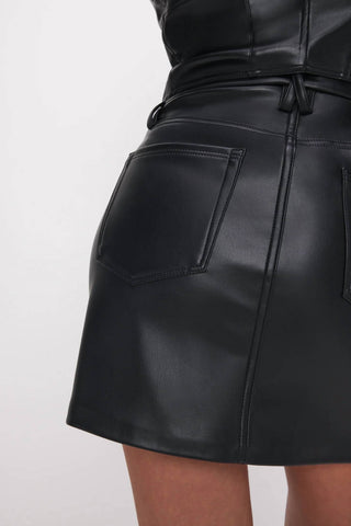 Good American - Minissaia melhor que couro