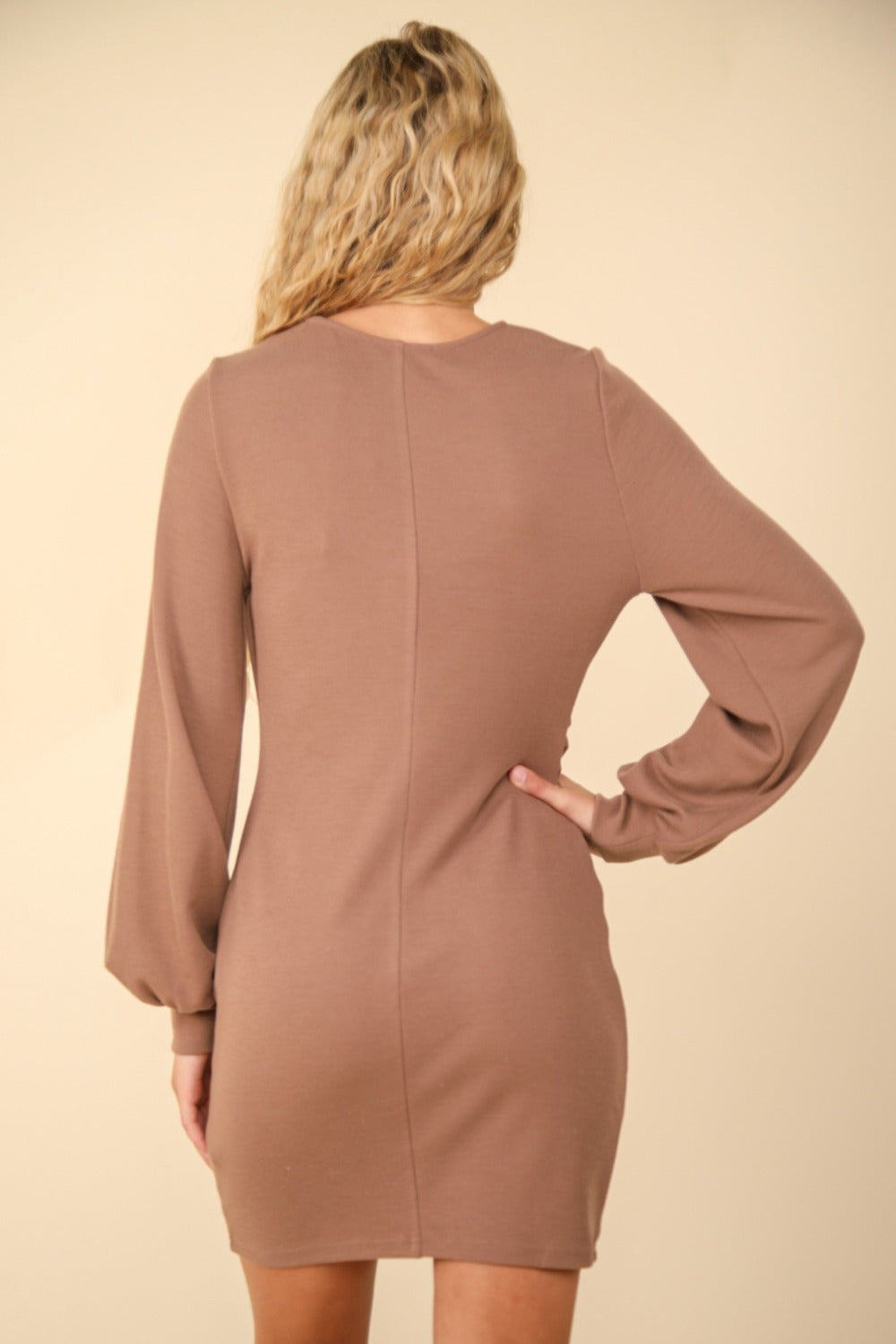Vestido curto justo VERY J com detalhe franzido