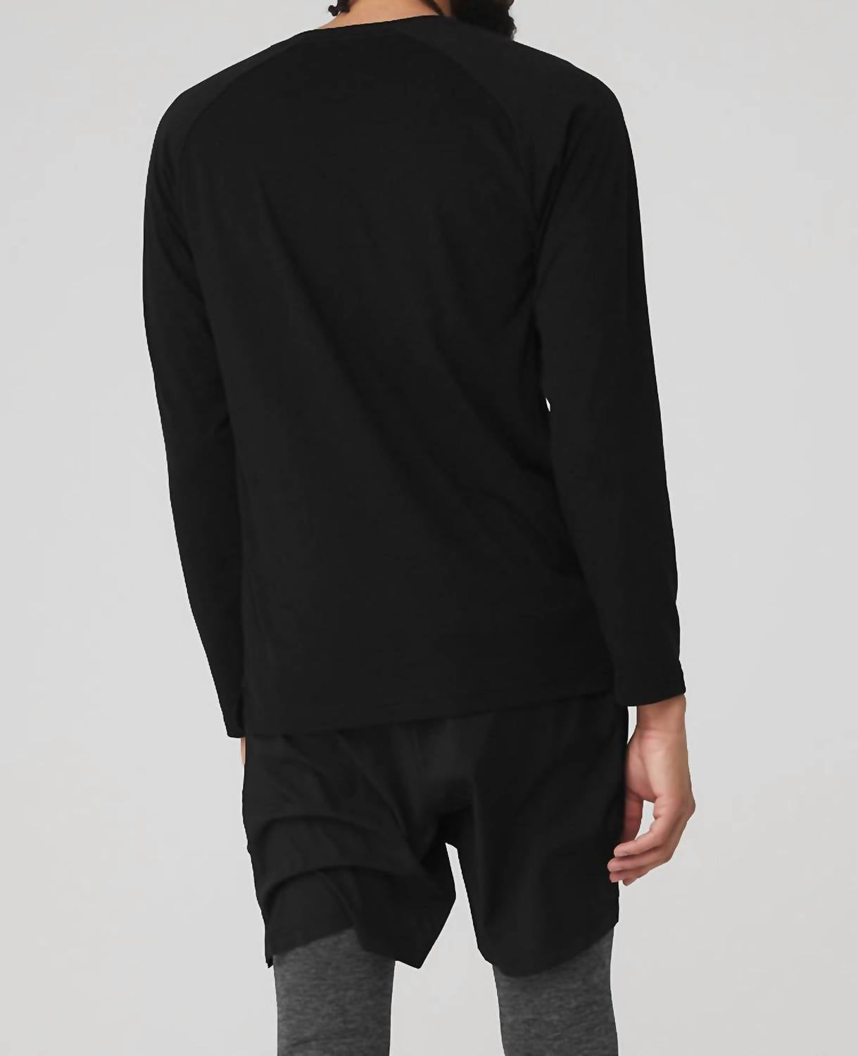 Alo Yoga - Triumph Long Sleeve Tee