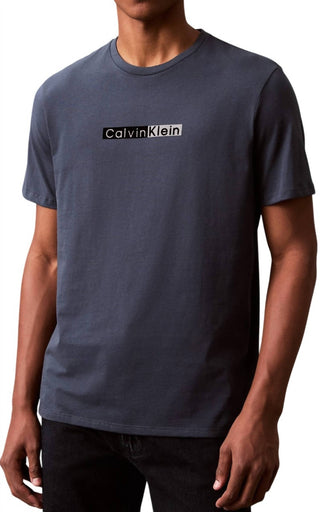 Calvin Klein - Camiseta com gola redonda e logo gráfico dividido