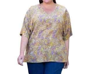 No lado positivo - Blusa de rayon com manga curta e decote em V - Plus