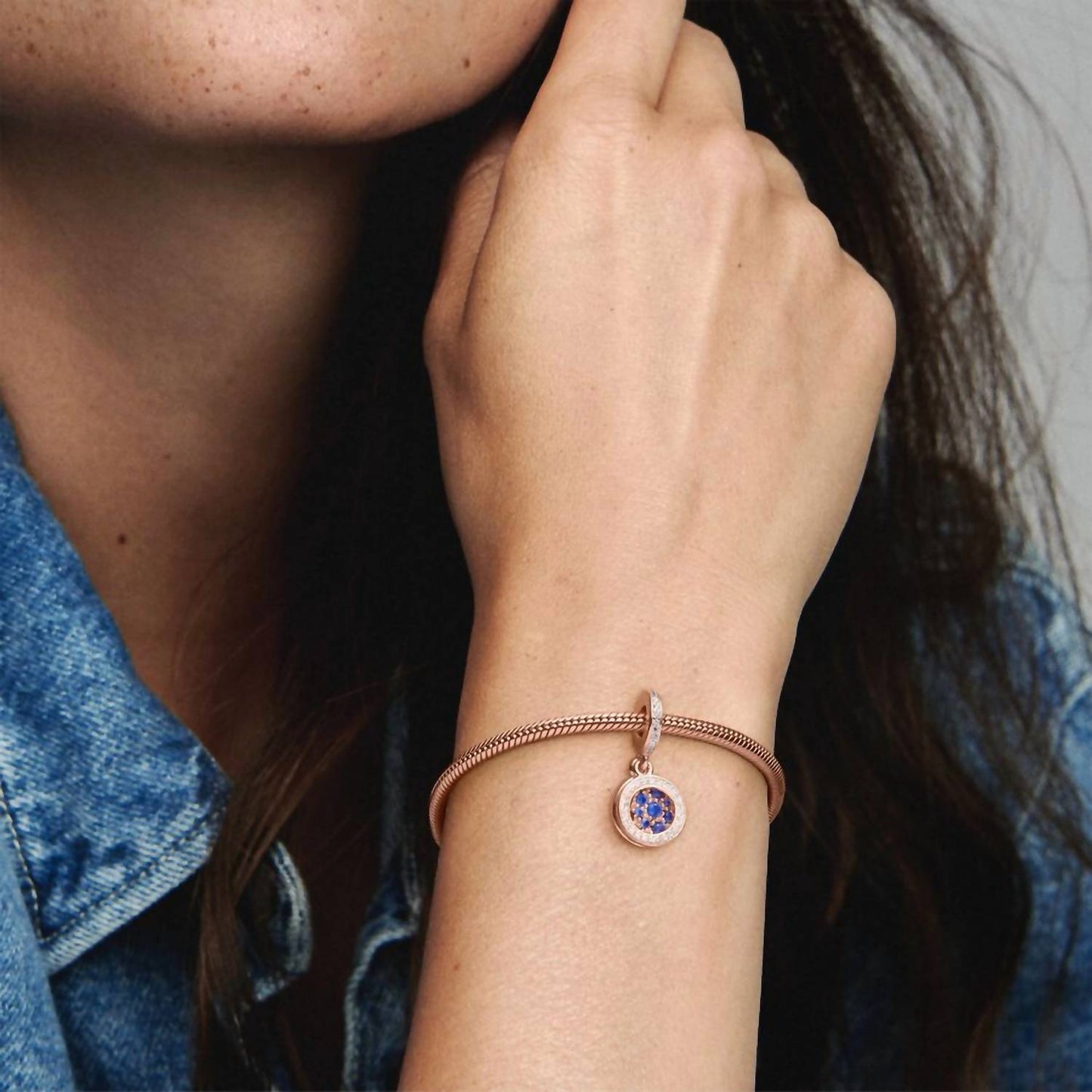 Pandora - Sparkling Disc Charm