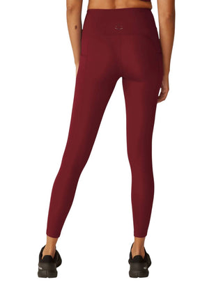 Além do Yoga - Legging Midi com Bolso Strive
