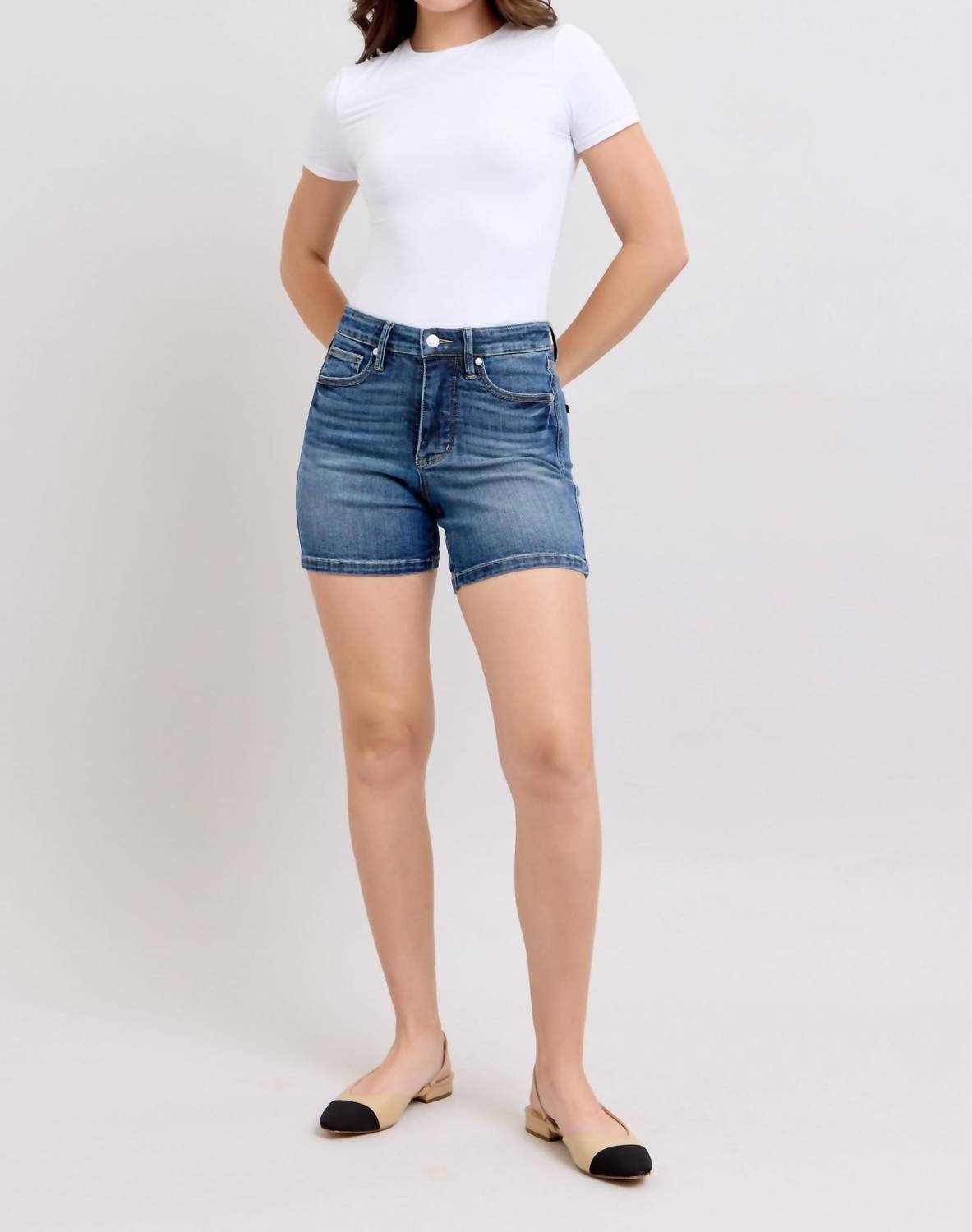 Judy Blue - Tummy Control Mid Length Shorts