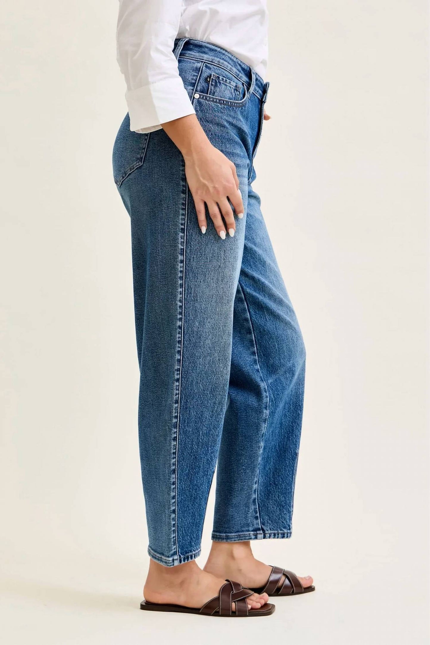 Judy Blue - Rigid Magic Barrel With Dart Detailing Jeans