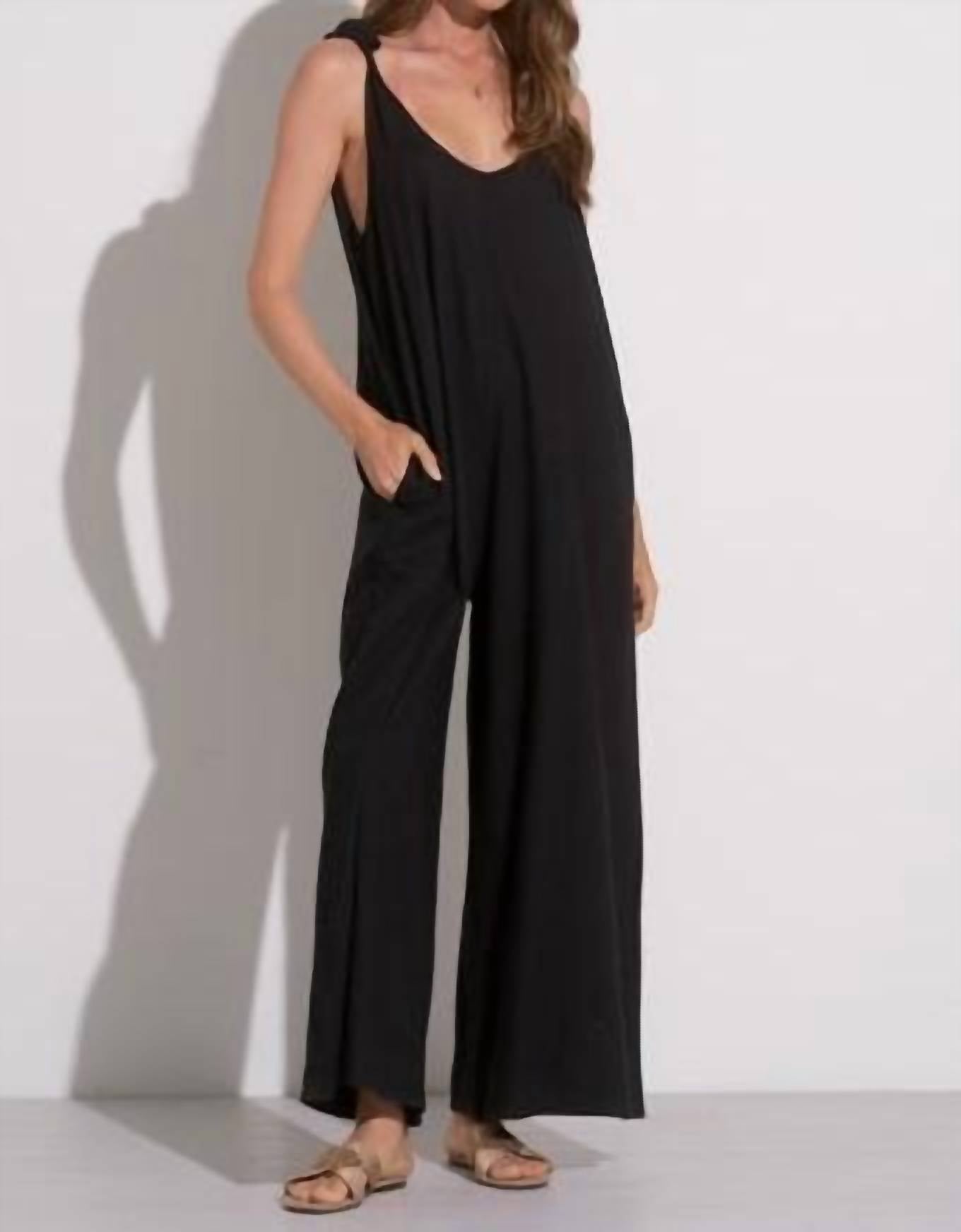 Elan - Midnight V-neck Jumper