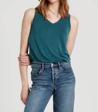 Another Love - Regata Ellis com decote em V