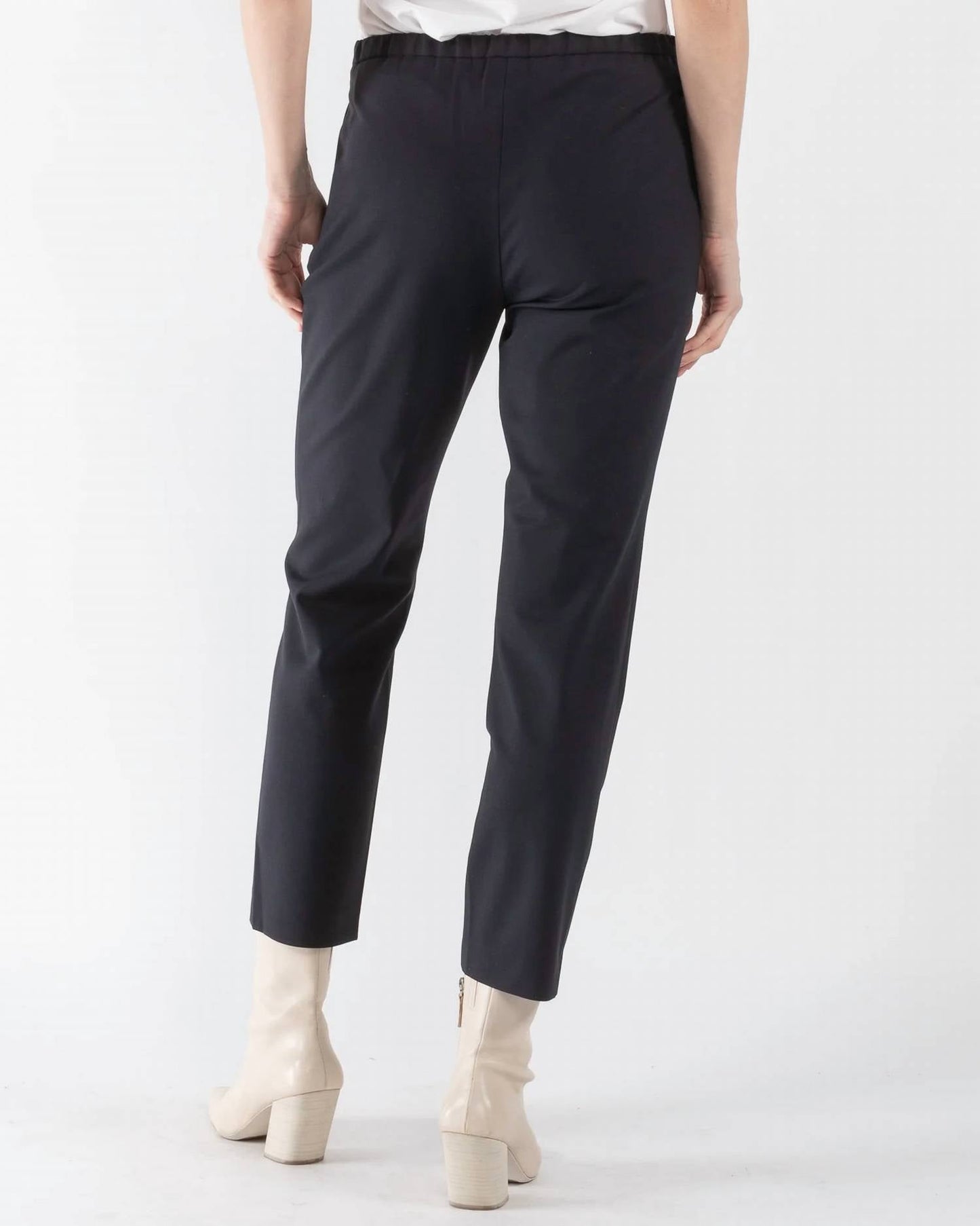 6397 - Slim pull on pant
