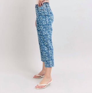 Judy Blue - Calça jeans larga cropped com estampa floral de cintura alta
