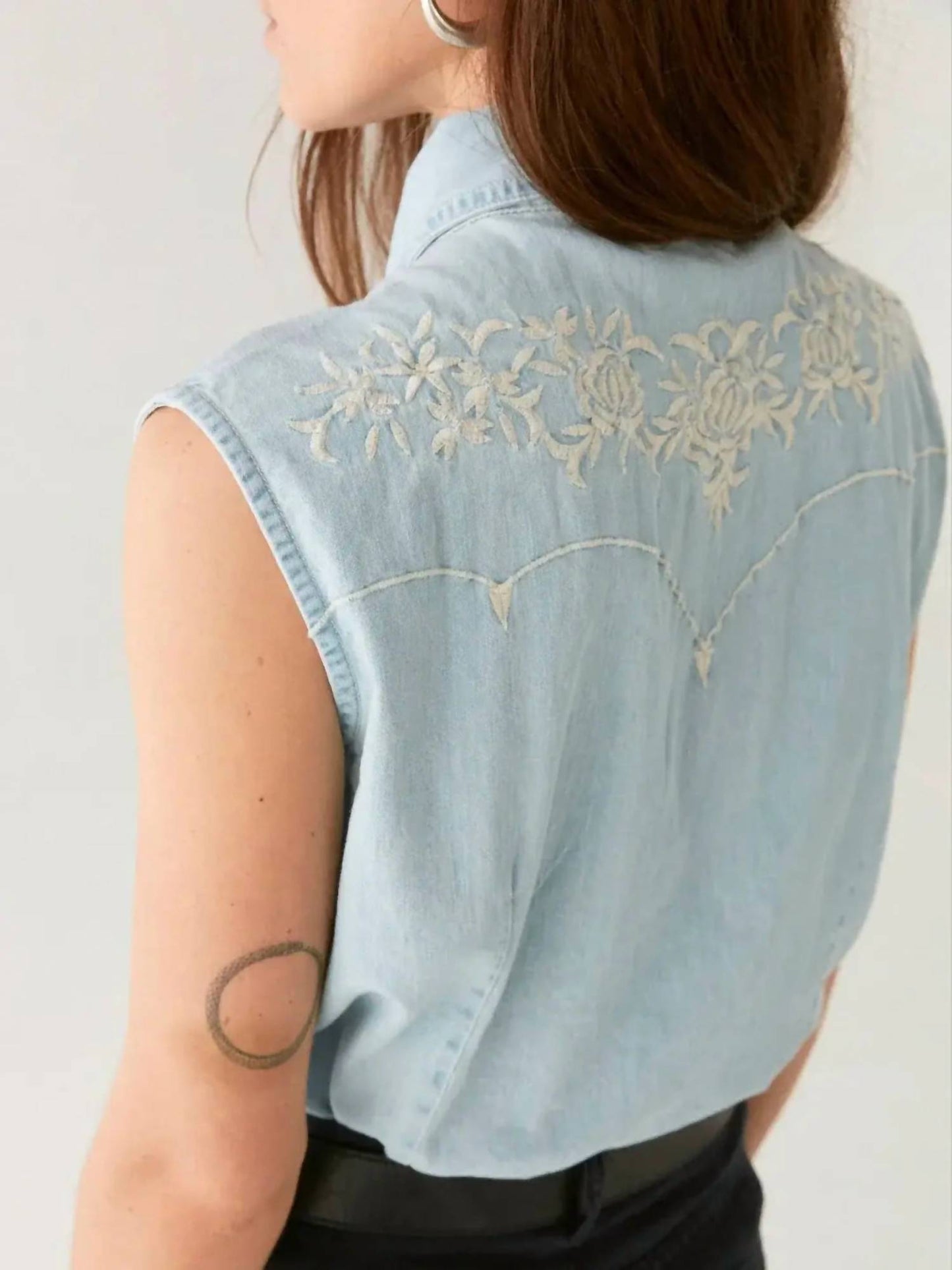 Maison Hotel - Dallas Collared Sleeveless Blouse