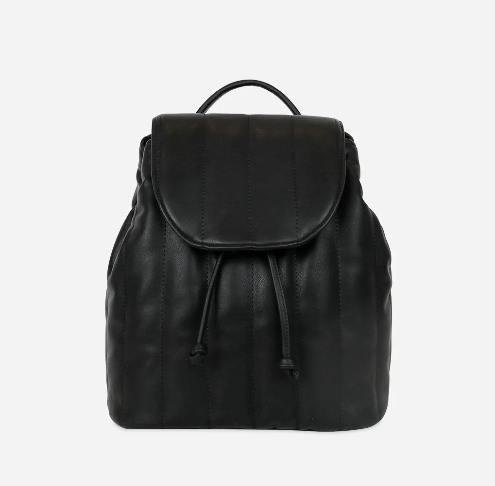 Mochila feminina The Quilted Cinch da Fawn Design, preta, tamanho regular