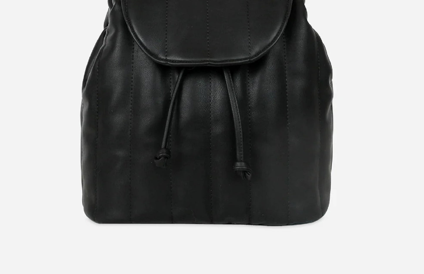 Mochila feminina The Quilted Cinch da Fawn Design, preta, tamanho regular