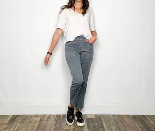 Spanx - Calça reta de sarja elástica